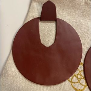 NWOT Kendra Scott Diane Garnet/Maroon Earrings